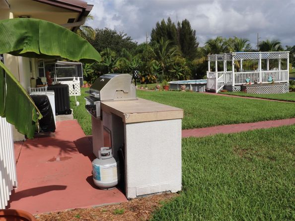 18901 SW 63rd St, Southwest Ranches FL 33332