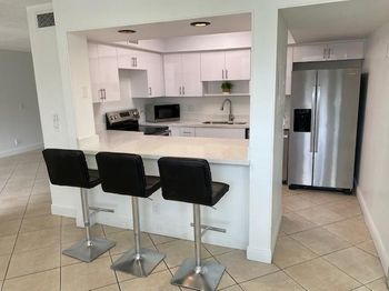 9440 Live Oak Pl