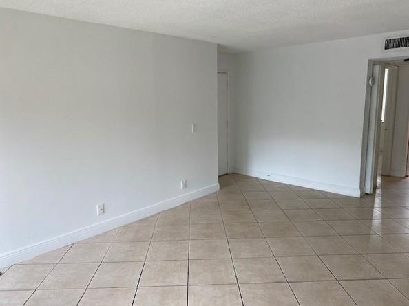 9440 Live Oak Pl 307, Davie FL 33324