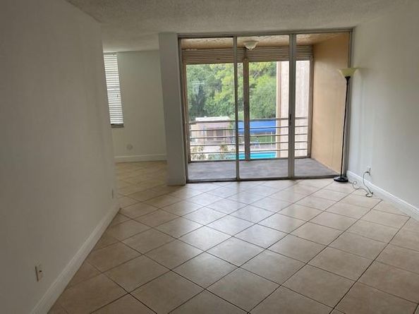 9440 Live Oak Pl 307, Davie FL 33324