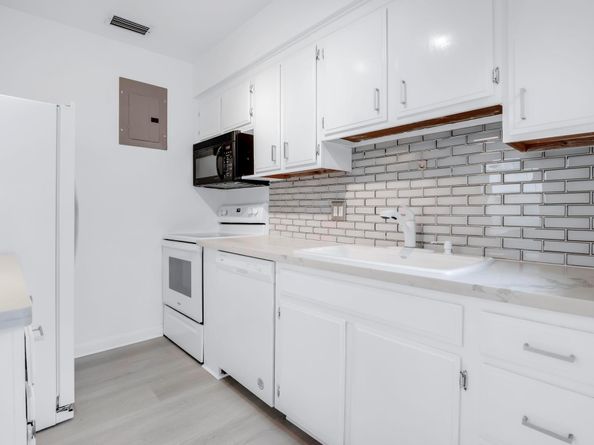 1309 NW 1st Ave, Fort Lauderdale FL 33311