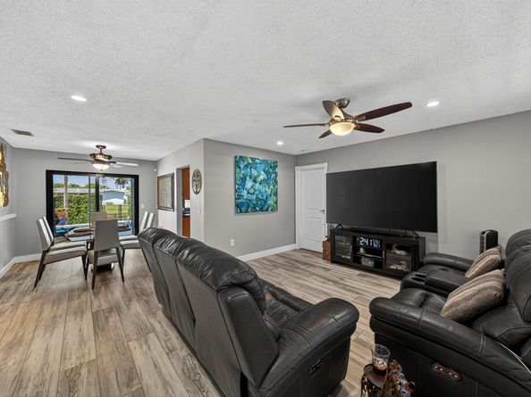 11421 NW 38th Place, Sunrise FL 33323