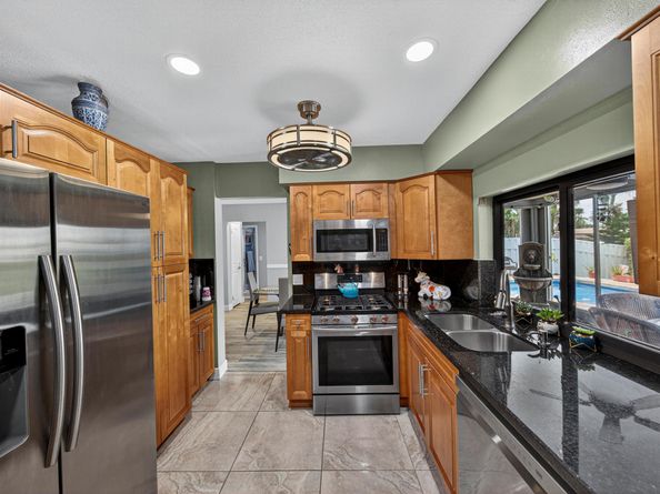 11421 NW 38th Place, Sunrise FL 33323