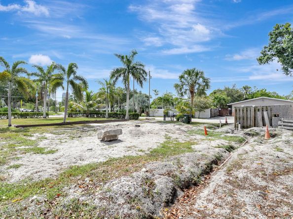 11 SW 11th Ave, Fort Lauderdale FL 33312