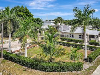 11 SW 11th Ave