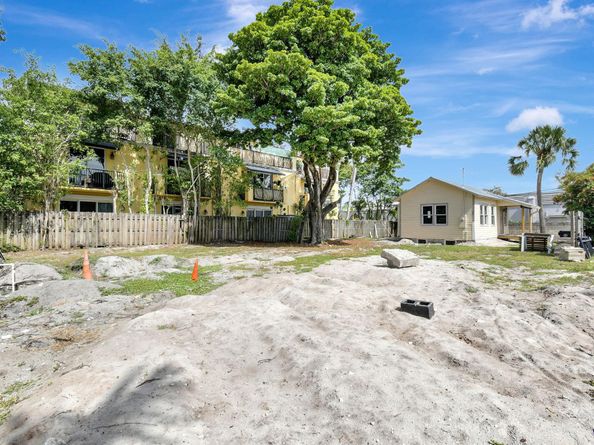 11 SW 11th Ave, Fort Lauderdale FL 33312