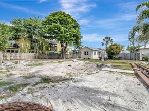 11 SW 11th Ave, Fort Lauderdale FL 33312