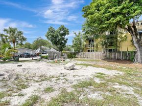 11 SW 11th Ave, Fort Lauderdale FL 33312