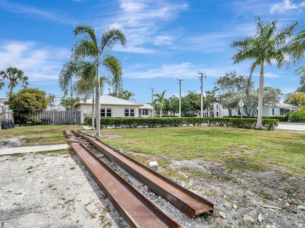 11 SW 11th Ave, Fort Lauderdale FL 33312