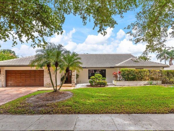 264 Deer Creek Woodlake Circle, Deerfield Beach FL 33442