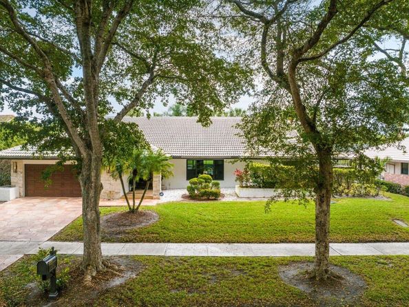 264 Deer Creek Woodlake Circle, Deerfield Beach FL 33442