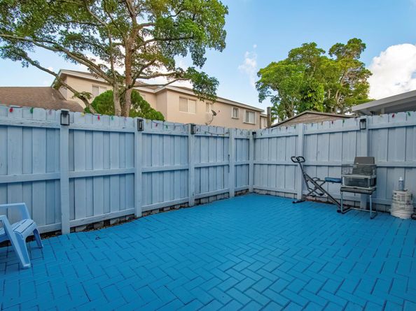 819 NW 42 Place 819, Deerfield Beach FL 33064