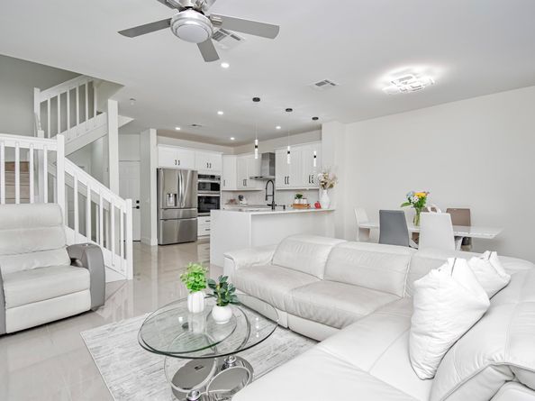 819 NW 42 Place 819, Deerfield Beach FL 33064