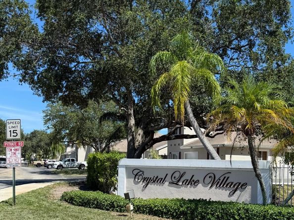 819 NW 42 Place 819, Deerfield Beach FL 33064