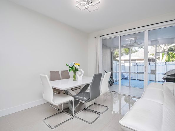 819 NW 42 Place 819, Deerfield Beach FL 33064