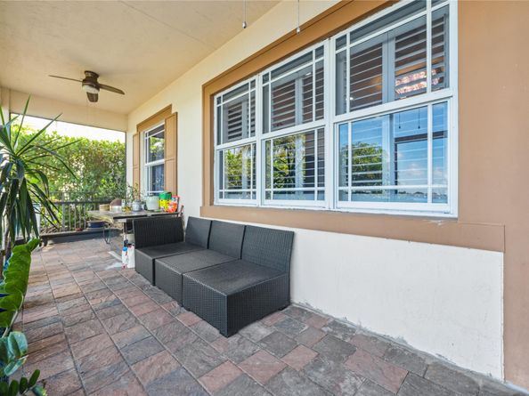 9725 Blue Isle Bay, Parkland FL 33076