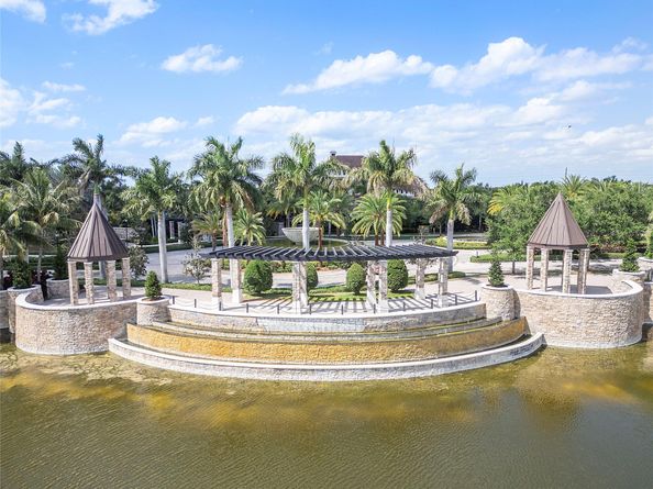 9725 Blue Isle Bay, Parkland FL 33076