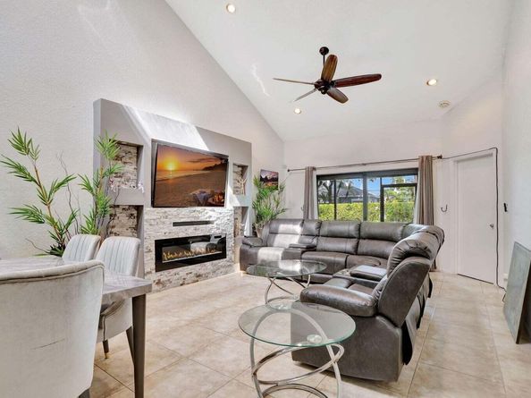 8353 Waterford Avenue, Tamarac FL 33321