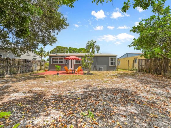 230 NW 52nd Ct, Fort Lauderdale FL 33309