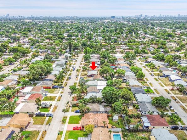 230 NW 52nd Ct, Fort Lauderdale FL 33309