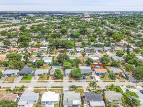 230 NW 52nd Ct, Fort Lauderdale FL 33309