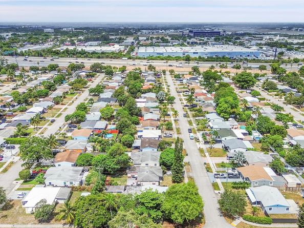 230 NW 52nd Ct, Fort Lauderdale FL 33309