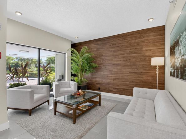 6815 Willow Wood Drive 4062, Boca Raton FL 33434