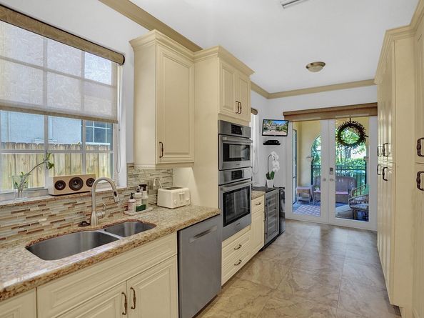 426 SW 9th Street, Fort Lauderdale FL 33315