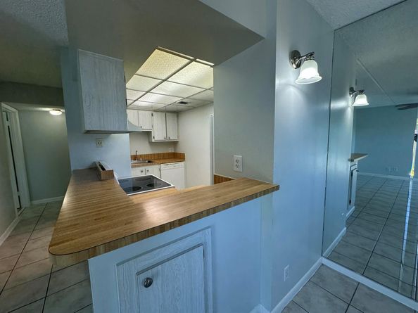 1799 Fairview Villas Drive 1, Palm Springs FL 33406