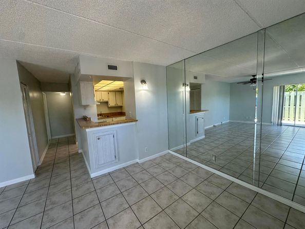 1799 Fairview Villas Drive 1, Palm Springs FL 33406