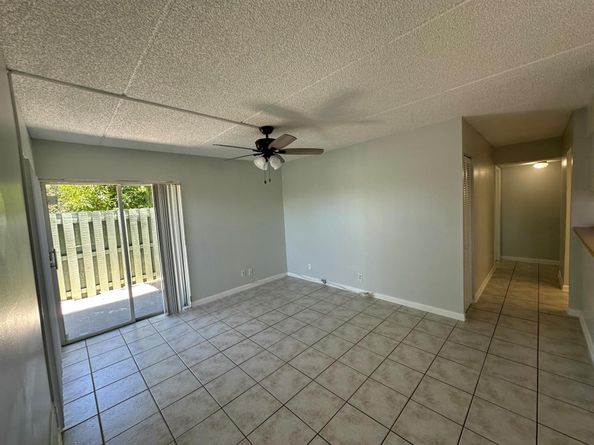 1799 Fairview Villas Drive 1, Palm Springs FL 33406