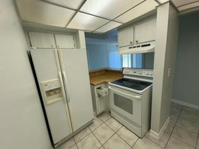 1799 Fairview Villas Drive 1, Palm Springs FL 33406