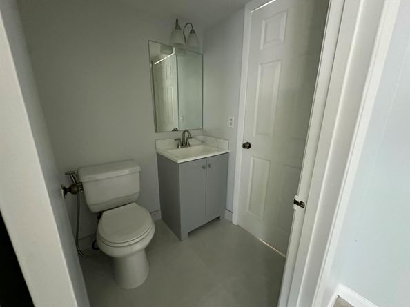 1799 Fairview Villas Drive 1, Palm Springs FL 33406
