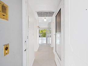 329 SE 3rd St 305P, Hallandale Beach FL 33009