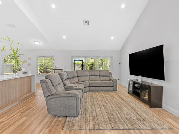 5185 NW 52nd Street, Coconut Creek FL 33073