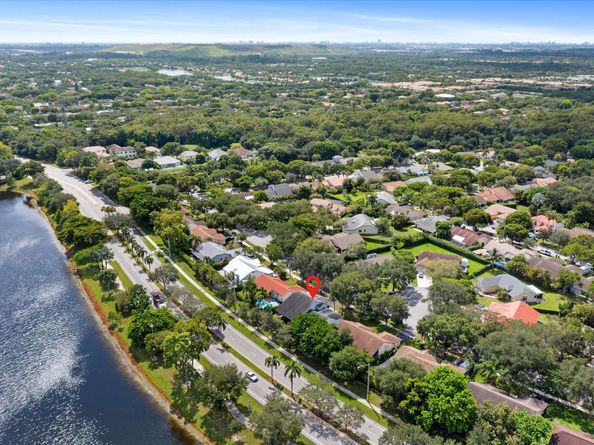 5185 NW 52nd Street, Coconut Creek FL 33073