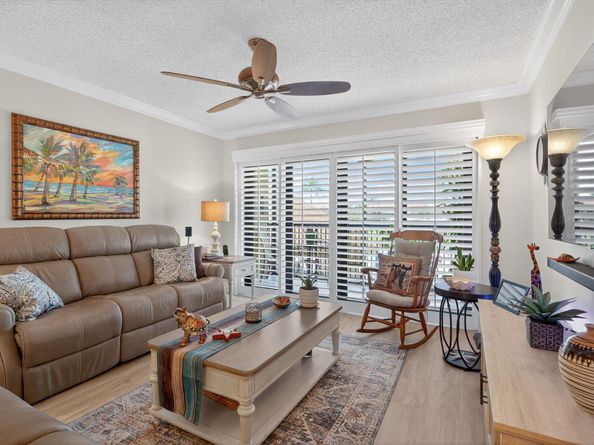 601 Seafarer Circle 201, Jupiter FL 33477