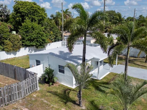 2533 NE 12th Ter, Pompano Beach FL 33064