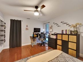 750 Bluebird Ln, Plantation FL 33324