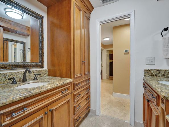 750 Bluebird Ln, Plantation FL 33324