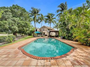 750 Bluebird Ln, Plantation FL 33324