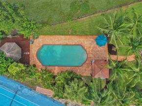 750 Bluebird Ln, Plantation FL 33324