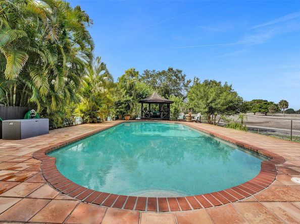 750 Bluebird Ln, Plantation FL 33324