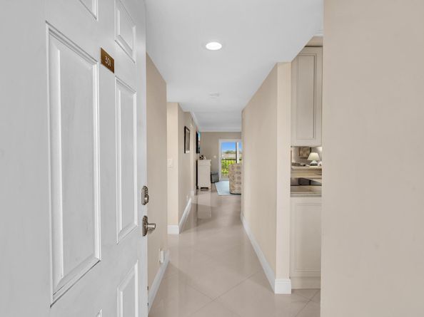 7286 Huntington Lane 301, Delray Beach FL 33446