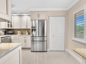 7286 Huntington Lane 301, Delray Beach FL 33446