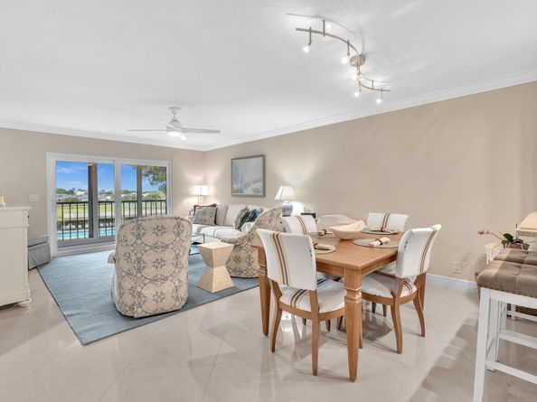 7286 Huntington Lane 301, Delray Beach FL 33446
