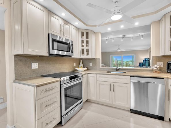 7286 Huntington Lane 301, Delray Beach FL 33446