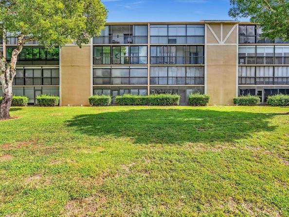 7286 Huntington Lane 301, Delray Beach FL 33446