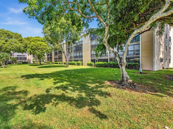 7286 Huntington Lane 301, Delray Beach FL 33446