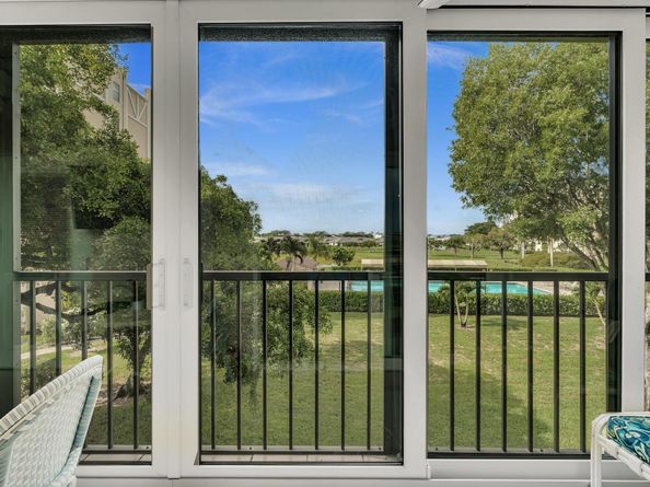 7286 Huntington Lane 301, Delray Beach FL 33446